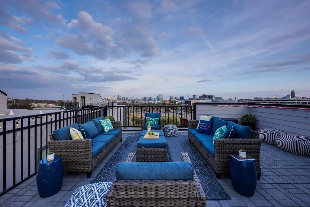 New And Luxurious Home By Downtown Nashville With Rooftop Deck!-1
