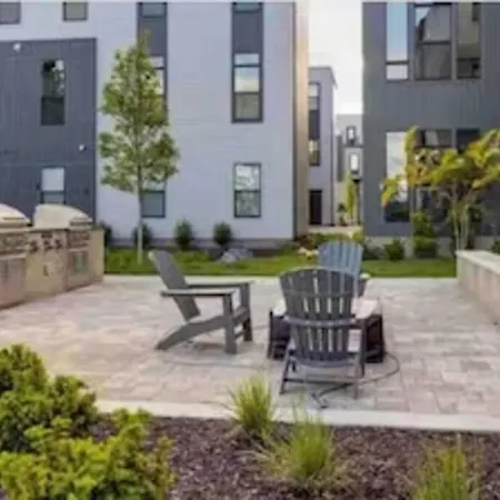 New And Luxurious Home By Downtown Nashville With Rooftop Deck!-3
